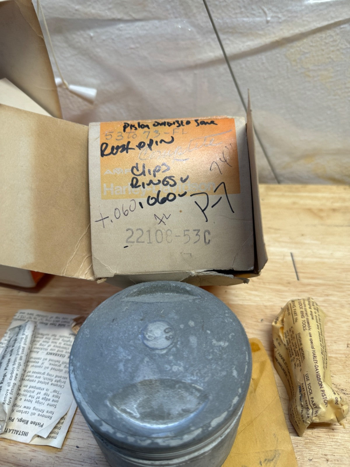 Harley NOS OEM# 22108-53C Panhead Shovelhead FL Pistons  .060 1953-73