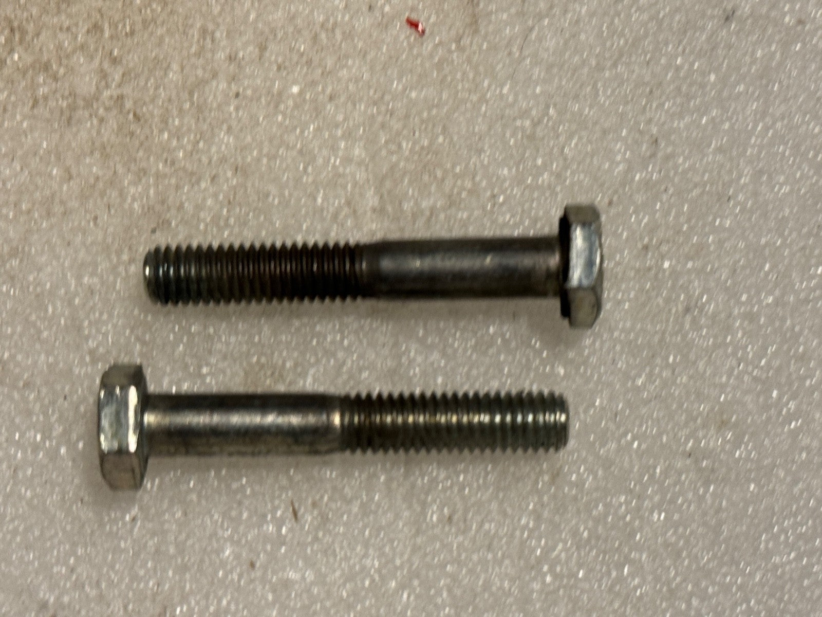Harley NOS 13332-25A 3860 Footrest Hinge Bolts & Oil Feed Pump Bolt 45" WL Servi