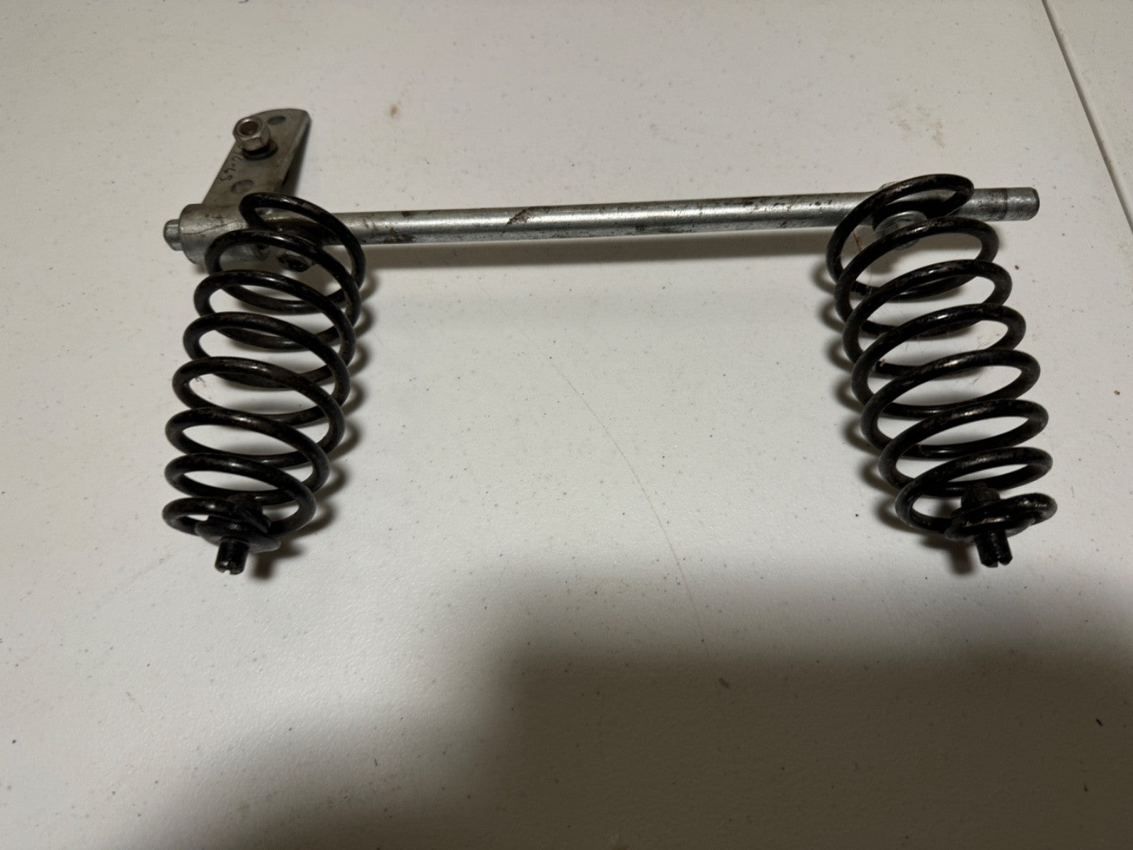 Harley 52560-68 NOS Shovelhead Electra-Glide Buddy Seat Spring Yoke 1968-?