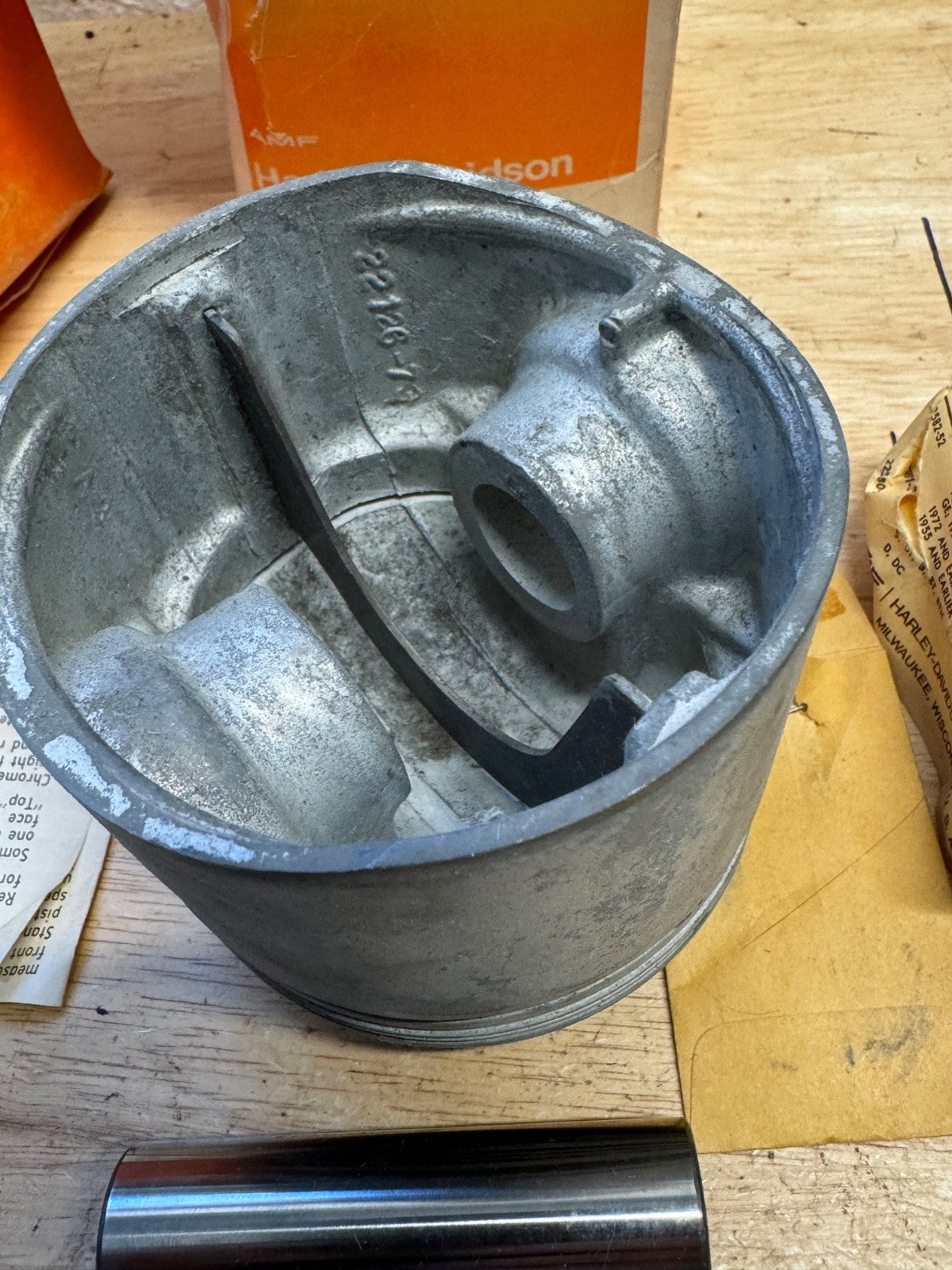 Harley NOS OEM# 22108-53C Panhead Shovelhead FL Pistons  .060 1953-73