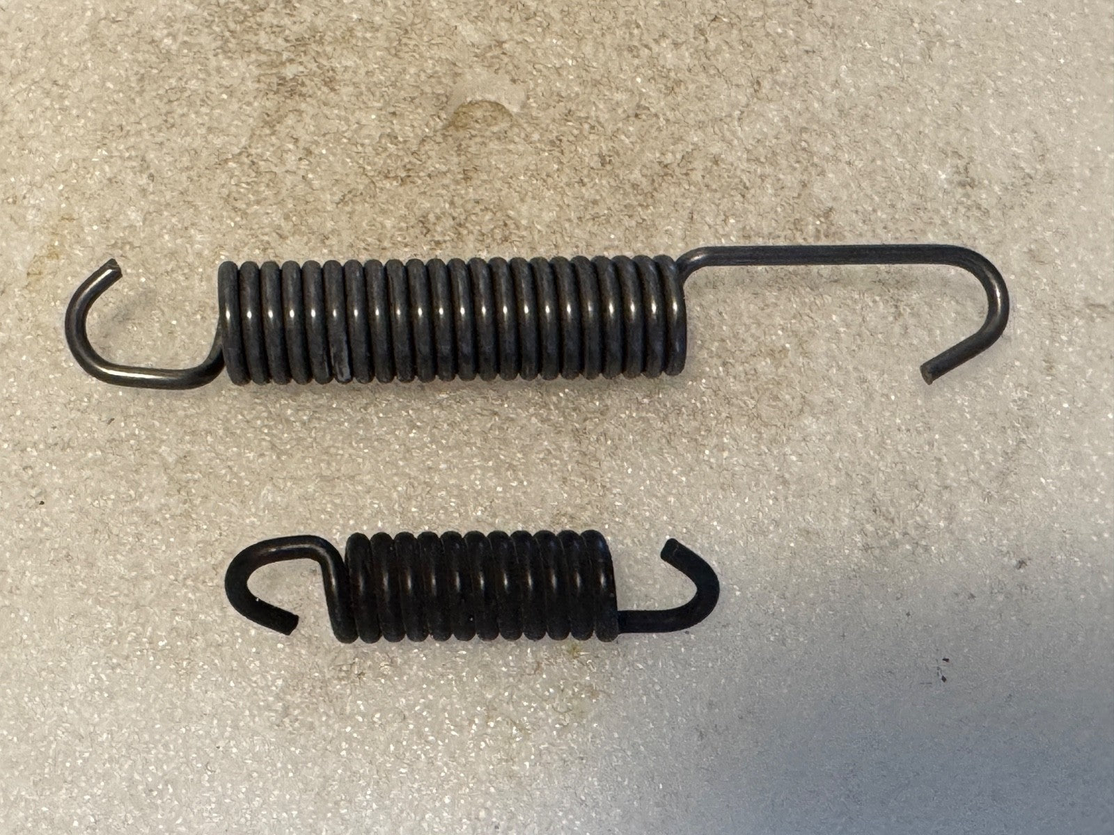 Harley 41836-63 41837-63 Rear Brake Return Springs 1963-72 Duo Electra-Glide USA