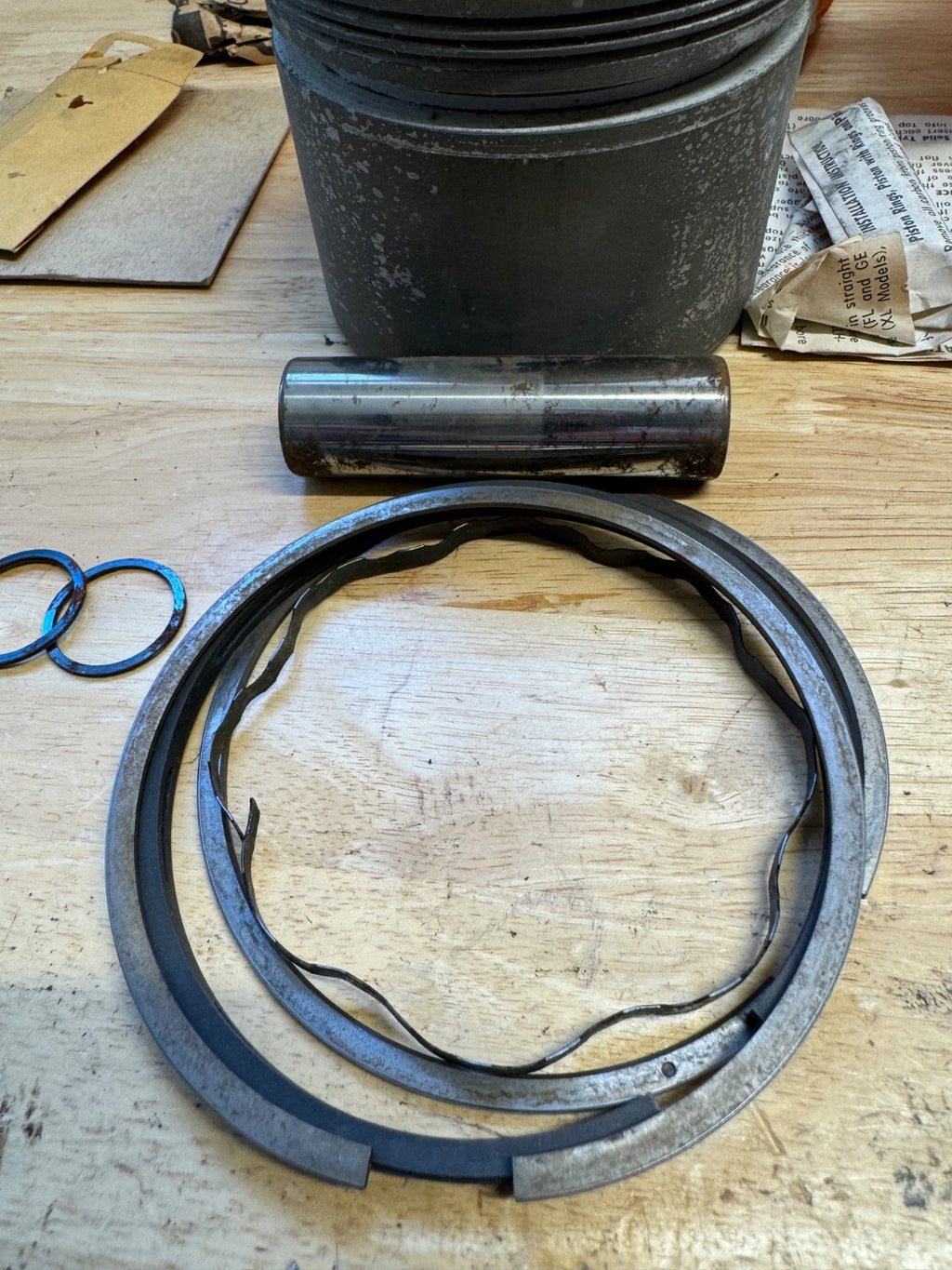 Harley NOS OEM# 22108-53C Panhead Shovelhead FL Pistons  .060 1953-73