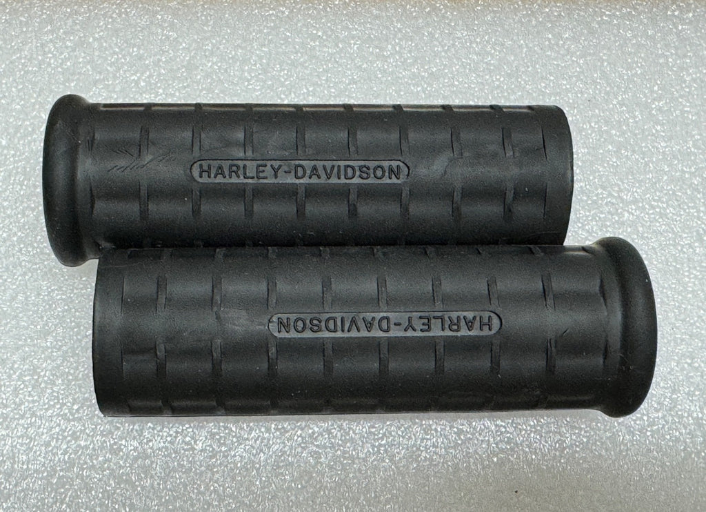 Harley 56210-47 Panhead Hummer Waffle Grips Closed End Black w/ Logo 1948-53