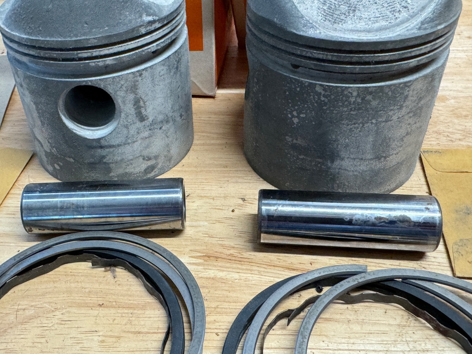 Harley NOS OEM# 22253-70 Sportster XLH XLCH Pistons .010 1970-71