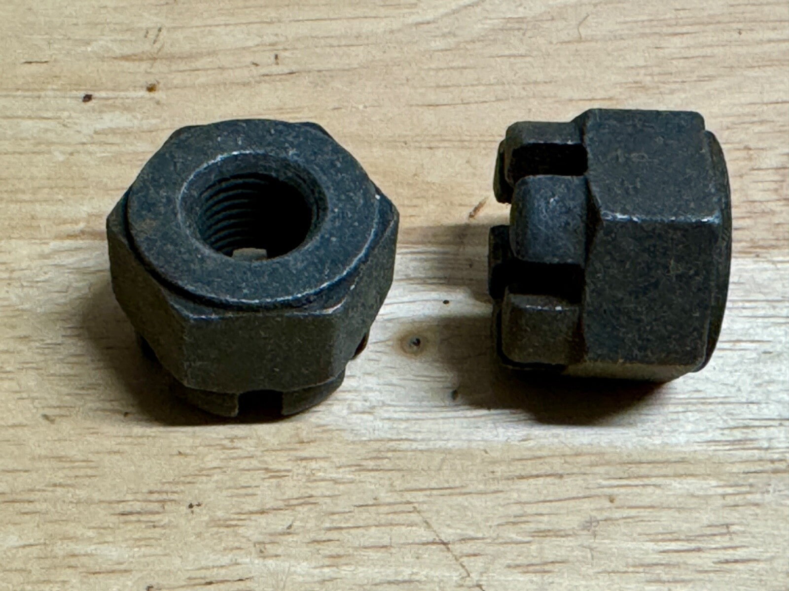 Harley 3910-37 NOS OEM 45" W WL WLA WLD  Springer Fork Front Axle & Nuts 1937-52