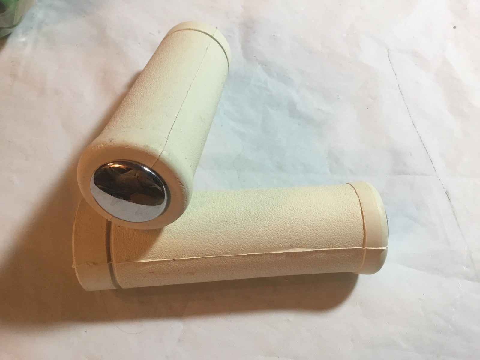 Harley 56206-74 Shovelhead FL FLH FLT FX Sportster Smooth Grips 1974-'81 White