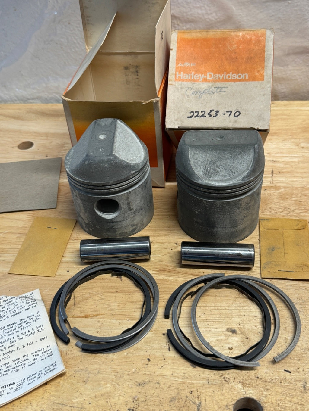 Harley NOS OEM# 22253-70 Sportster XLH XLCH Pistons .010 1970-71