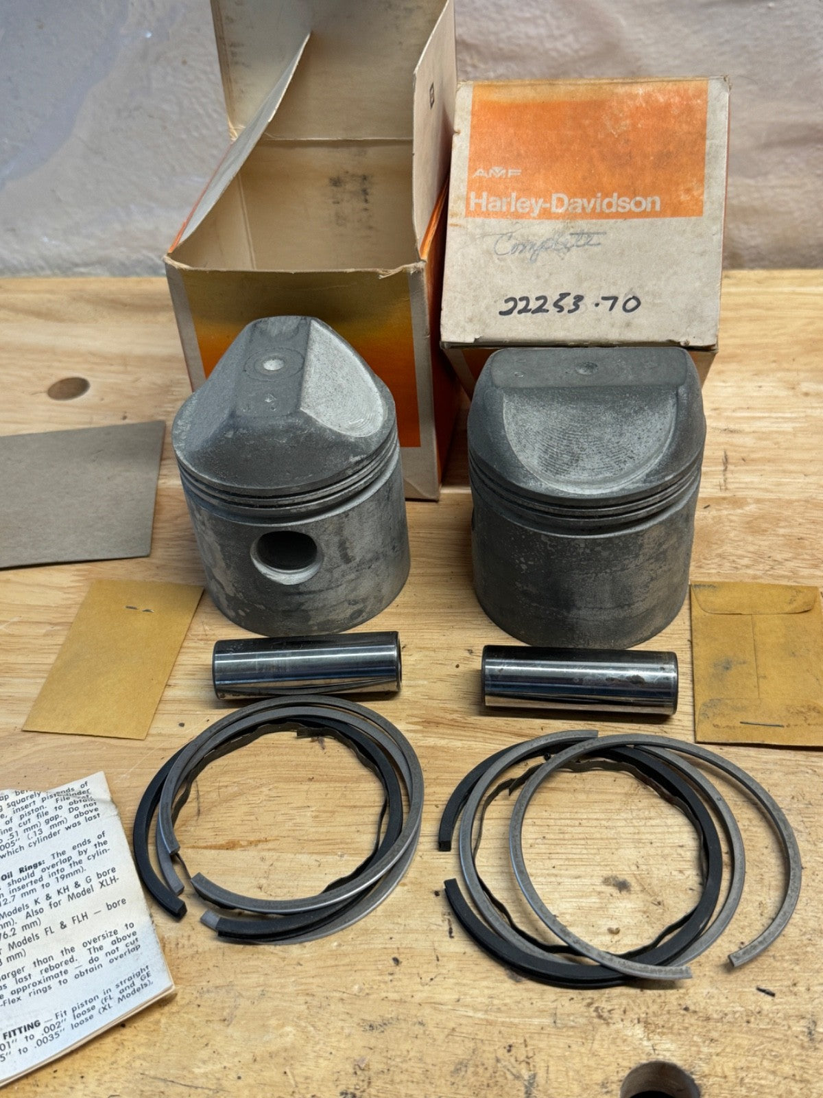 Harley NOS OEM# 22253-70 Sportster XLH XLCH Pistons .010 1970-71