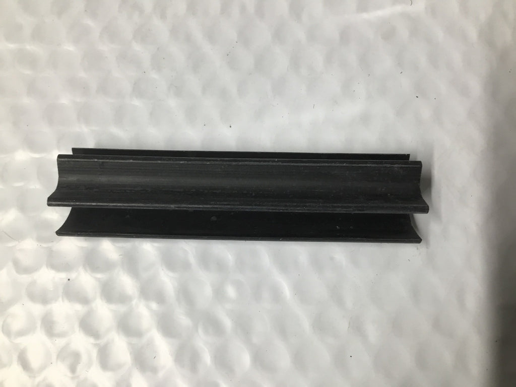 Harley Knucklehead Panhead UL Tank Divider Rubber Strip 1939-79 61122-39 3502-39