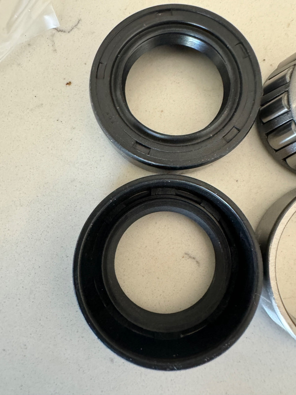 Harley 9033 FL FLH Duo-Glide Electra-Glide Swing Arm Bearing Race Seal Kit 58-72