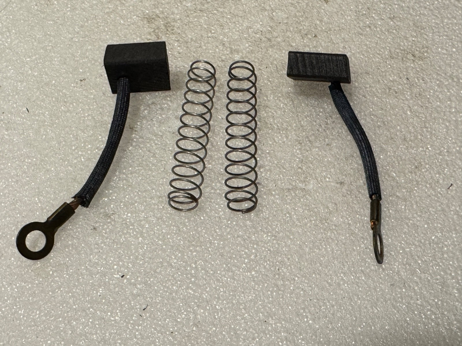 Harley 30426-58 Generator Brush & Spring Set 1958-81 Panhead  Shovel XL