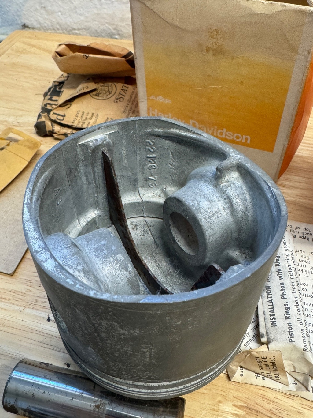 Harley NOS OEM# 22108-53C Panhead Shovelhead FL Pistons  .060 1953-73