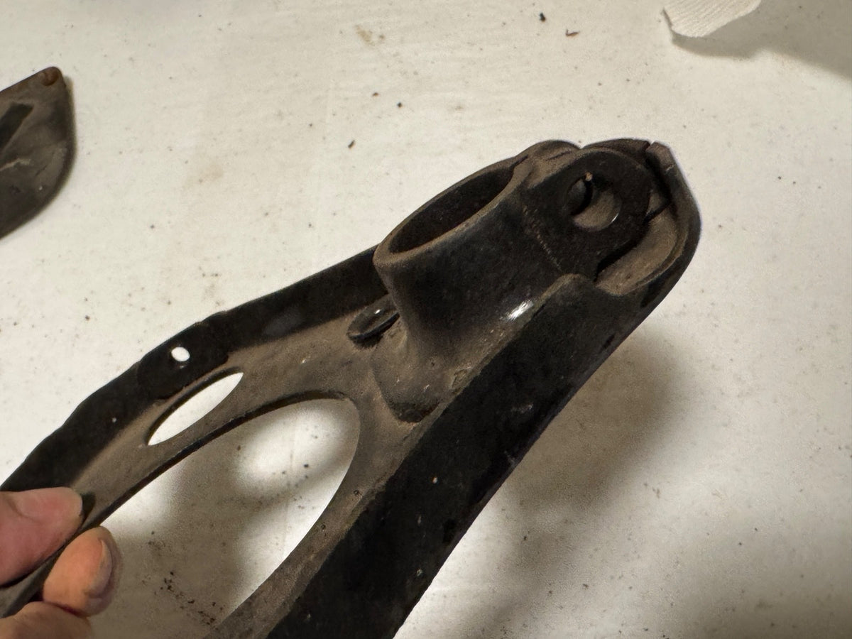 Harley NOS OEM 45742-59 Hummer Lightweight Fork Top Plate 1950-664