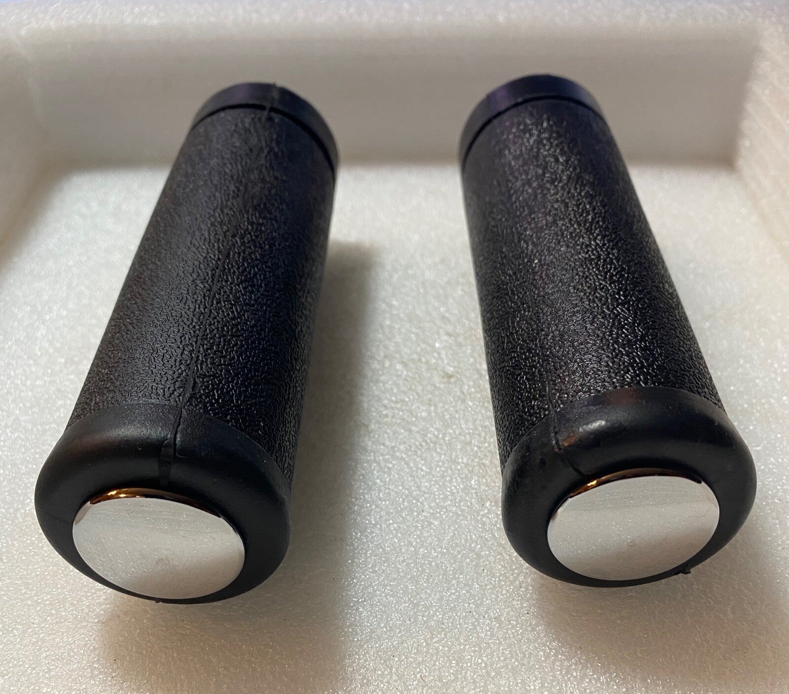 Harley 56206-74 Shovelhead FX Sportster Smooth Grips 1974-'81 Black W/ Plugs