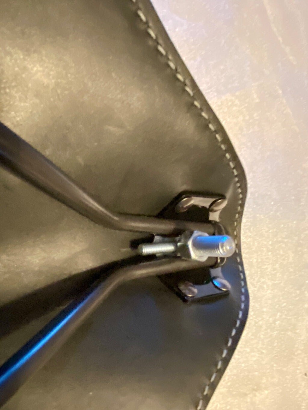 Harley 3181-25 JD VL RL C Single Mesinger #3 Tan Saddle Seat  Distressed Top