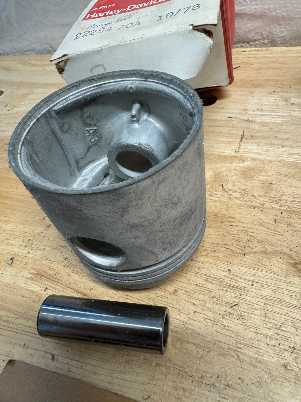 Harley NOS OEM# 22254-70 A Sportster XLH XLCH Piston .020 1970-71