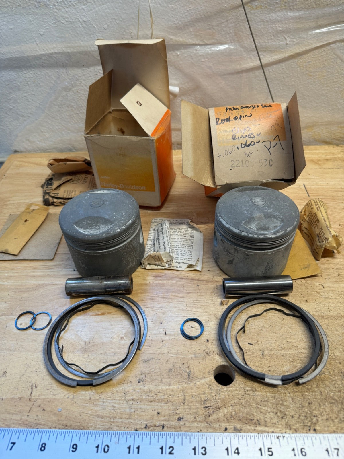 Harley NOS OEM# 22108-53C Panhead Shovelhead FL Pistons  .060 1953-73