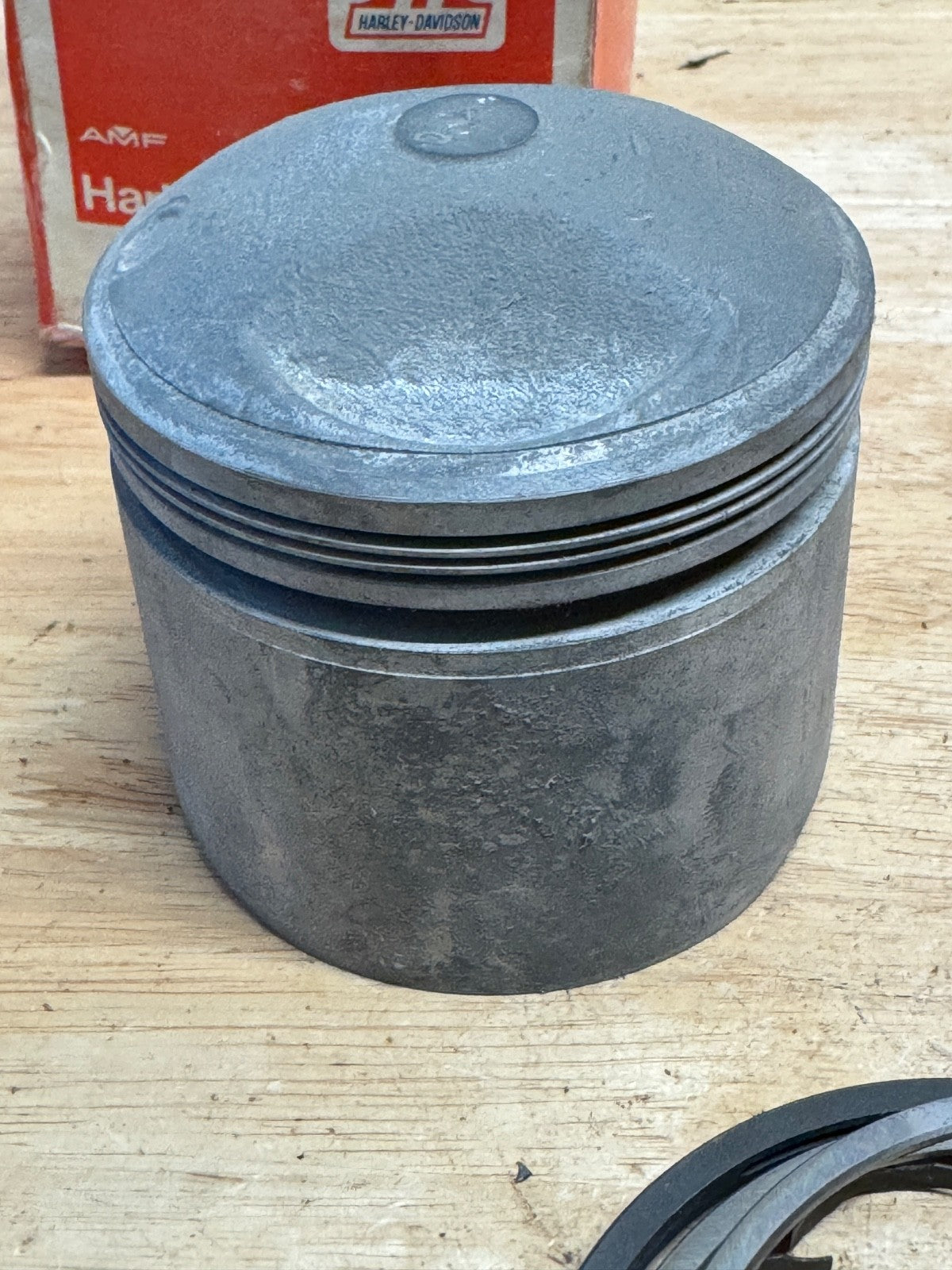 Harley NOS OEM# 22149-55B Panhead Shovelhead FLH Piston .070 1955-73