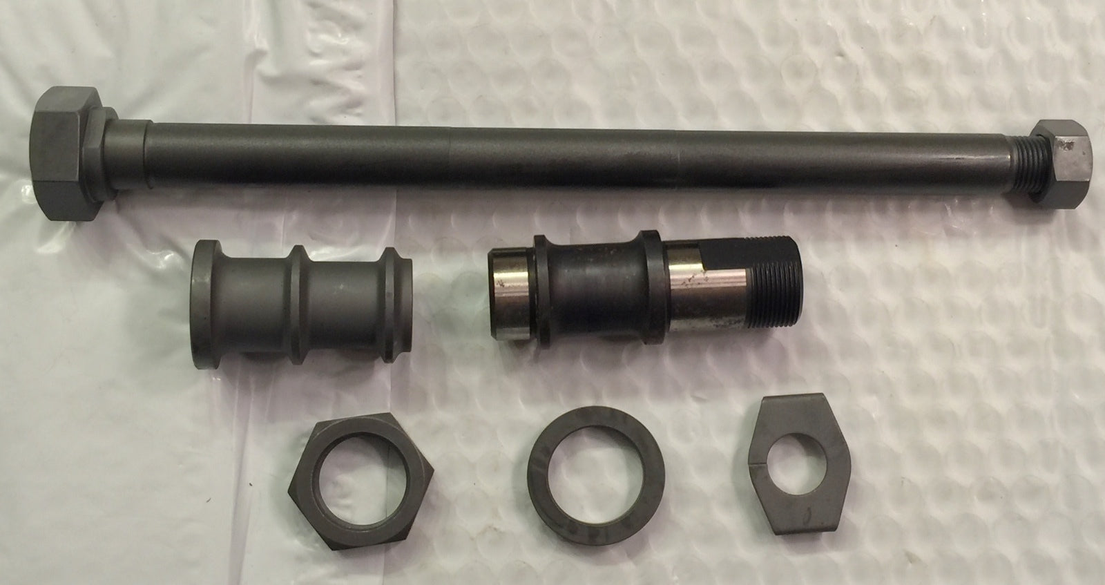 Harley Panhead UL Parkerized Rear Axle Kit 48-57 Rigid Frame Welded Hex Head