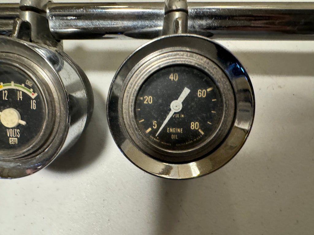 Harley 56575-26 Panhead & Shovelhead Handlebar Accessory Bar With Gauges