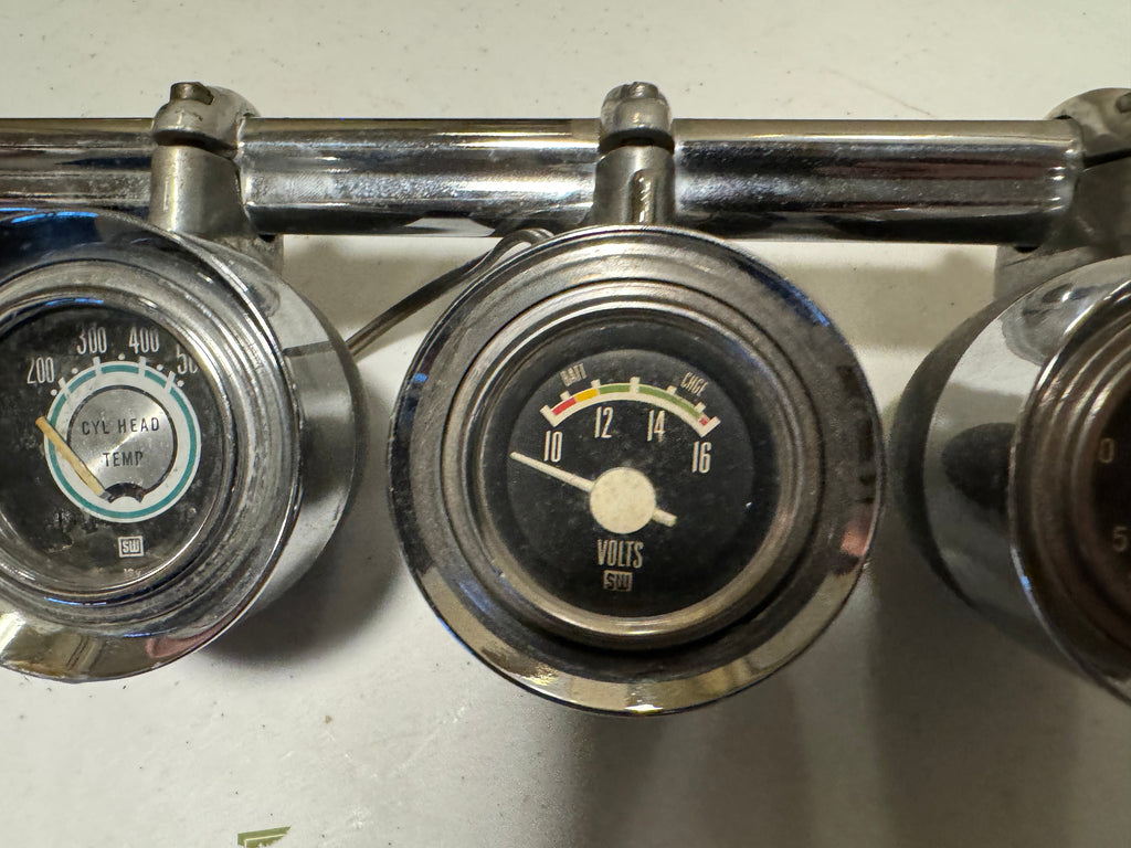 Harley 56575-26 Panhead & Shovelhead Handlebar Accessory Bar With Gauges